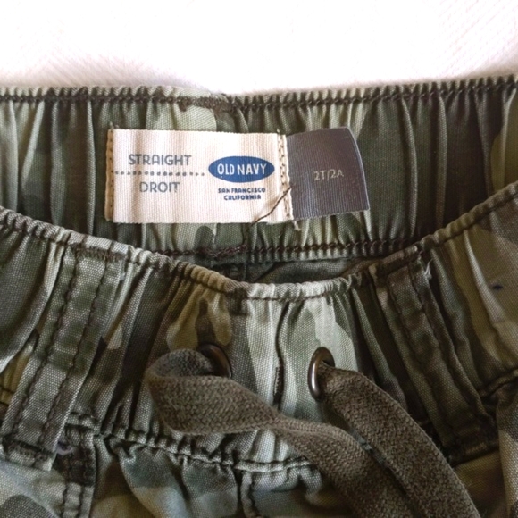 old navy camo straight leg cargo pants 2T unisex toddler - Picture 4 of 9